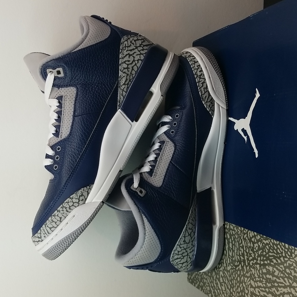 PER-OWNED WITH OG BOX!! Air Jordan 3 Retro "Georgetown" - Picture 6 of 9